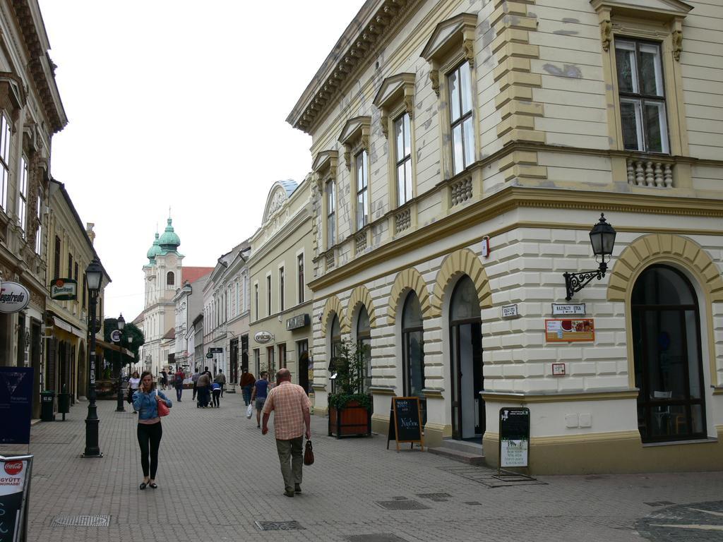 Sunny City Center Beci Exterior foto