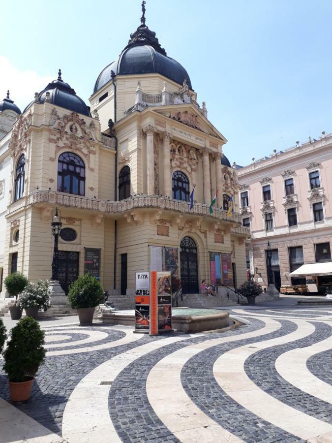 Sunny City Center Beci Exterior foto